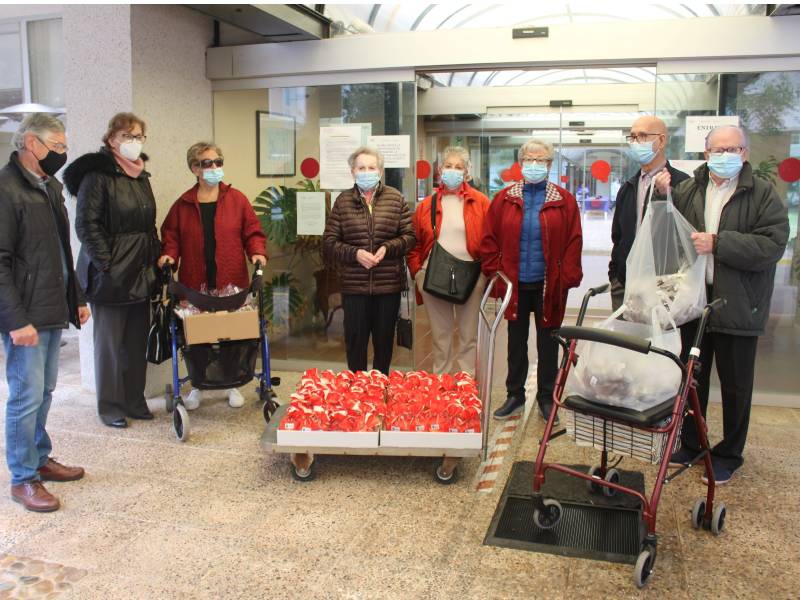 La alcaldesa de Borriana felicita la Navidad a residentes y personal de los centros de mayores