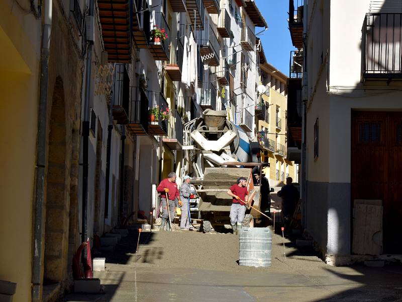 Finaliza el hormigonado de la renovación de la calle Zaporta de Morella