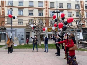 Puerta apoya al colectivo de personas con esclerosis múltiple y defiende ampliar la investigación