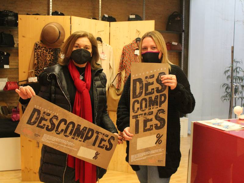 Nules inicia una campaña del uso del valenciano en rebajas
