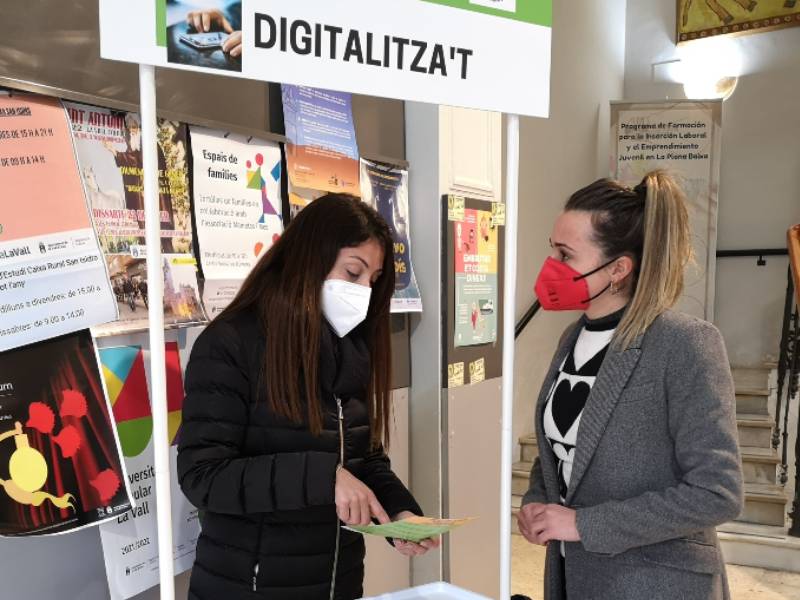 El Pacte per l’Ocupació de la Plana Baixa inicia el servei Digitalitza’t en la Vall d’Uixó