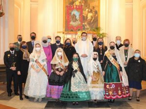 Benicàssim honra a sus patrones, San Antonio y Santa Águeda, con ofrenda de flores y procesión