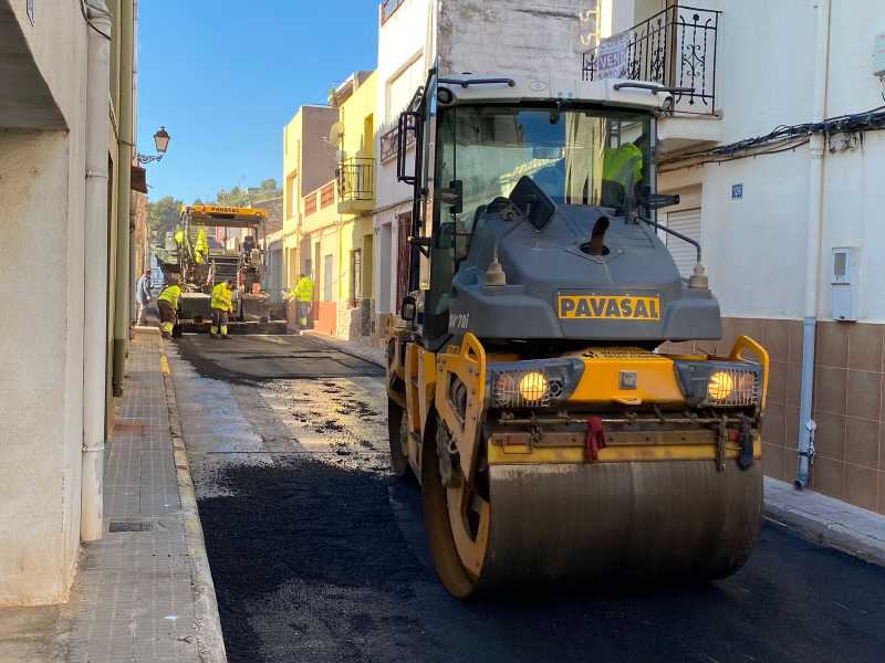 Torreblanca asfalta diversas calles urbanas del municipio