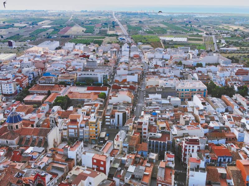 El ayuntamiento de Torreblanca reparte más de cincuenta mil euros del Plan Resistir Plus entre los comercios locales