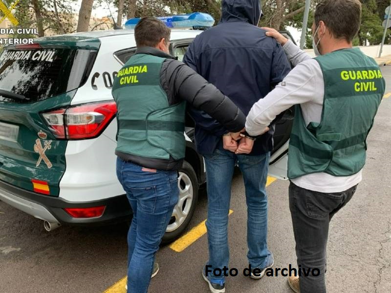 La Guardia Civil detiene a seis personas implicadas en un delito de robo y otro de receptación cometidos en la localidad de Borriol