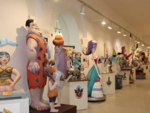 La exposición y la elección del ‘Ninot indultat’ marcan los preliminares de las Fallas de 2022 en Borriana