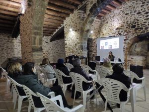 La Mancomunitat del Alt Maestrat cuestiona en un foro los estereotipos de belleza sobre las mujeres