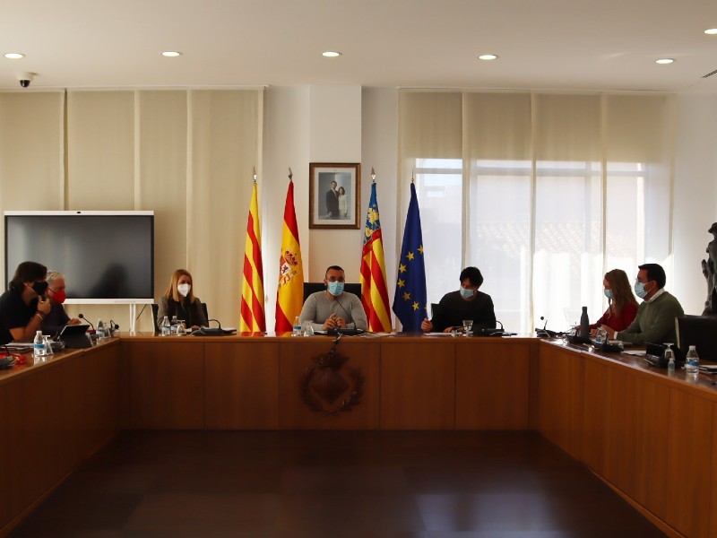 Vila-real aprueba destinar 25.000 euros para ayudar al pueblo ucraniano y el envío de productos y materiales