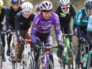 Óscar Cabedo prueba suerte en la fuga del GP Miguel Induráin