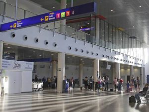 Operativo especial  en el aeropuerto de Castelló para el partido del Villarreal CF – Liverpool