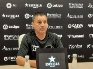 Sergi Escobar dimite como entrenador del CD Castellón