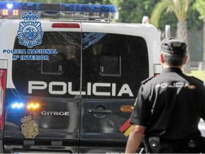 Detenida en Gandia por robarle 70.400 euros a la mujer de 90 años que cuidaba