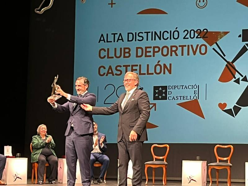 El CD Castellón recibe la Alta Distinción de la provincia en el año de su centenario por parte de la Diputación