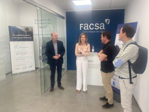 La Escuela Taller de F.P. de Facsa recibe la visita del Diputado Ignasi Garcia