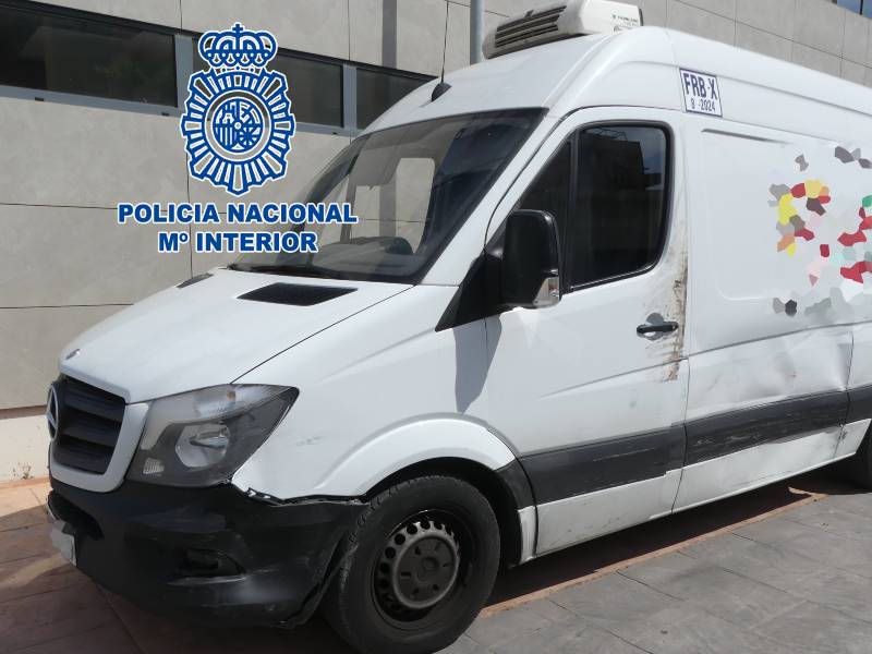 Detenido por embestir un coche policial tras robar una furgoneta en Castellón