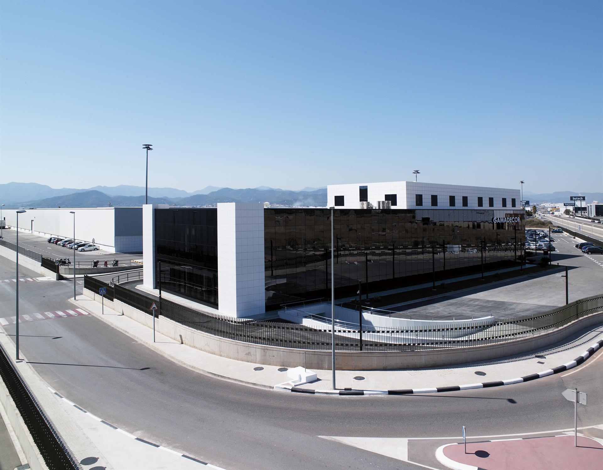 Gamadecor instala una de las mayores plantas fotovoltaicas de España en Vila-real