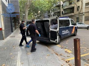 Detenido en Valencia por hacerse pasar por revisor de la luz y robarle a una anciana