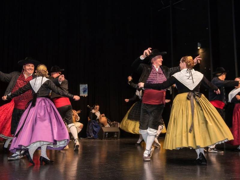 El Teatro del Raval acoge el Festival Folklórico