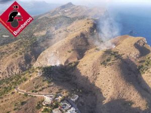 El incendio de Serra Gelada en Benidorm podría ser intencionado y se da por controlado