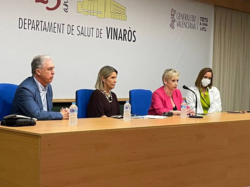 Sanitat expone en el Hospital de Vinaròs el plan de refuerzo de la UCI