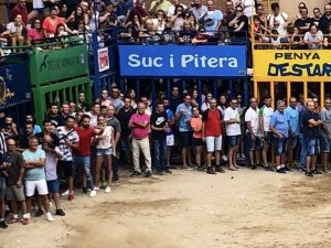 La Associació de Penyes de Puçol aseguran que advirtieron al menor  que fue corneado