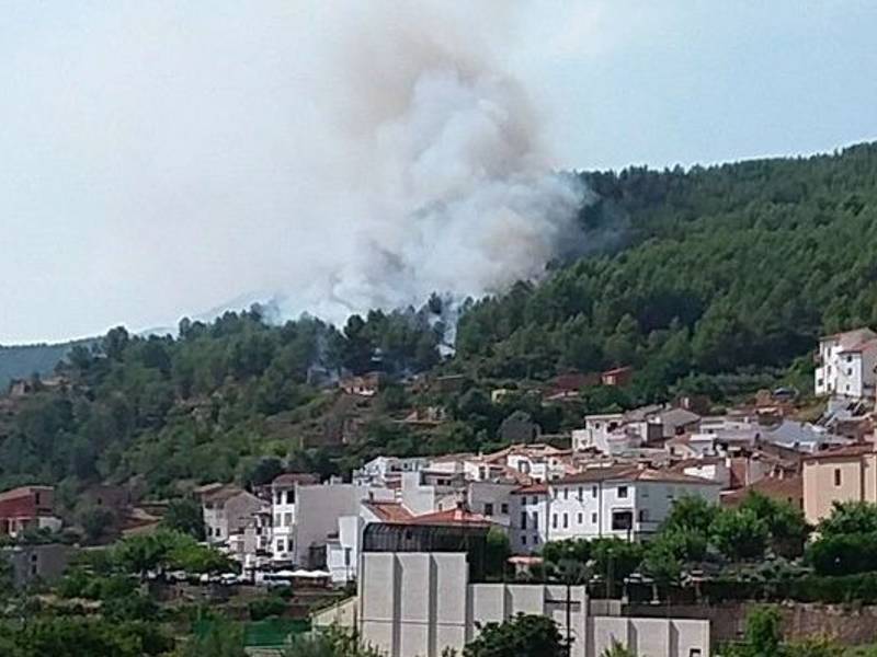 Declarado incendio forestal en Fuentes de Ayódar-Castellón