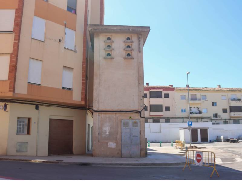 Onda derruirá la torre de luz ubicada en la calle San Elías