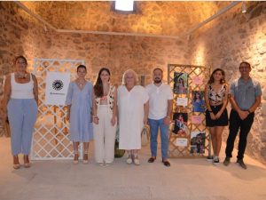 Los diseños de la oropesina Clara Humanes llegan a la Torre del Rey de Oropesa del Mar