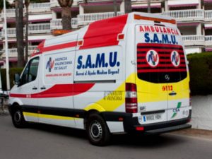 Dos personas heridas tras volcar con su coche en Castellón