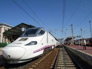 Renfe ya ha puesto en marcha las relaciones de gran velocidad que enlazan la Comunitat Valenciana y el norte