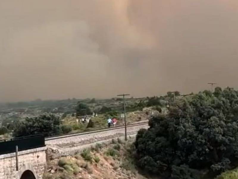 3 heridos graves por quemaduras al saltar del tren afectado por el incendio de Bejís