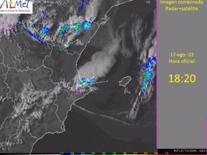 Llueve sobre el incendio de Bejís con algunos rayos