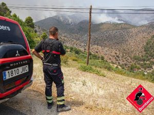 Hoy podrían volver a sus casas las personas evacuadas del incendio de Sacañet, Teresa y Andilla