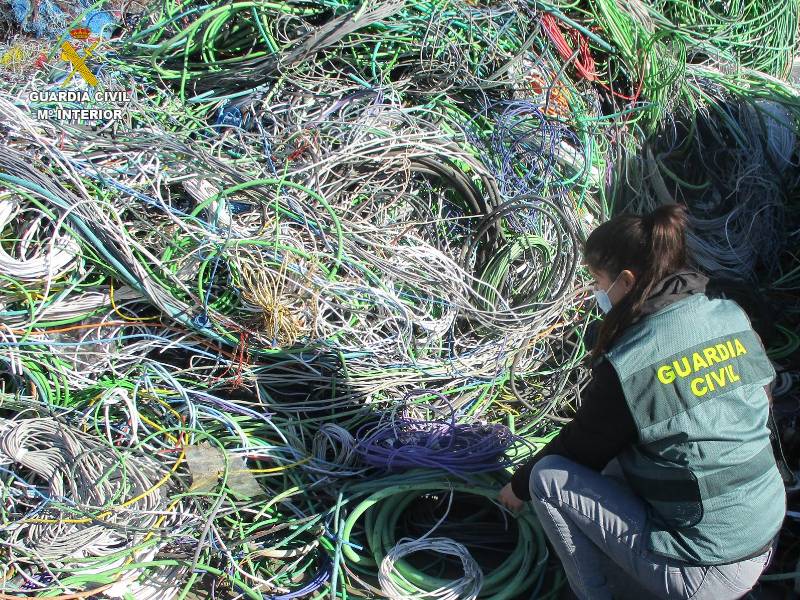 Detenido por robar cable de cobre ferroviario en localidades valencianas