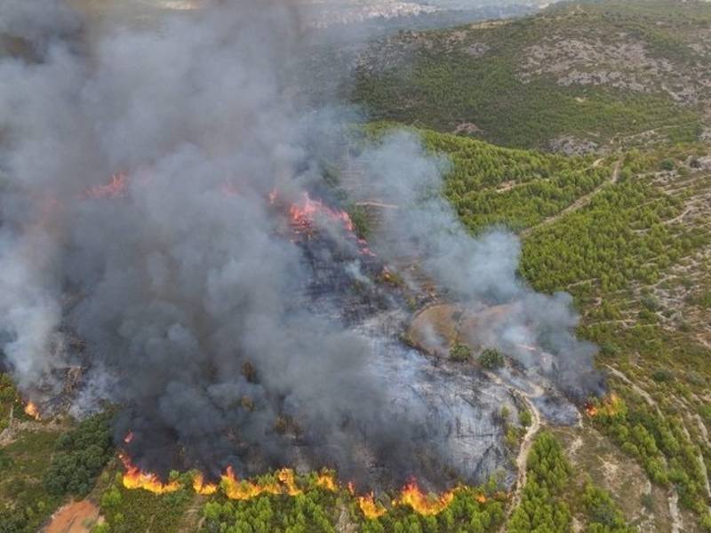 Incendio forestal entre Costur y Les Useres – Castellón