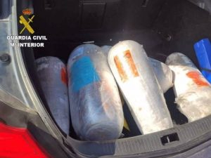 Intervienen 90 kilos de carne kebab sin medidas higiénicas en un control de carretera en Almassora