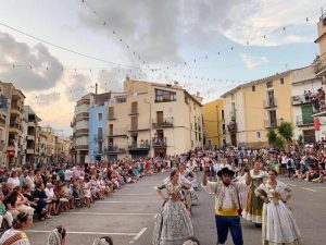 Les Coves de Vinromà cierra sus fiestas de agosto en un entorno excepcional