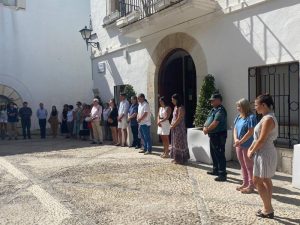 Peñíscola guarda 1 minuto de silencio por las dos víctimas mortales del derrumbe de hace un año