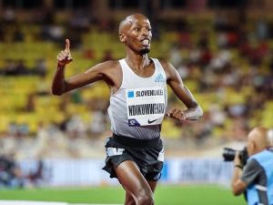 El atleta del Playas Thierry Ndikumwenayo, en la lucha por la Diamond League