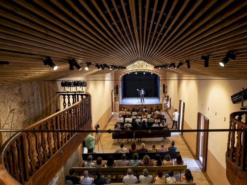 Inauguración de la reforma del antiguo Teatro Liceo del Palau Castell de Betxi