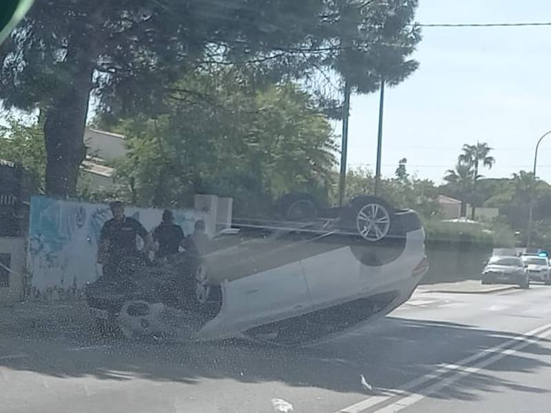 Vuelca un coche en Benicàssim