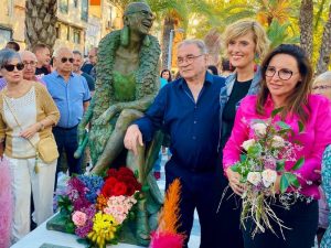 Homenaje a Pepa Wells con una escultura en el Grau