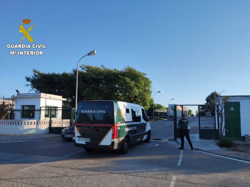 Un preso de Picassent salta de la ambulancia que lo llevaba al hospital de Valencia