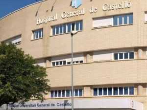 La niña de tres años rescatada con síntomas de ahogamiento en una piscina de Castellón sigue en la UCI