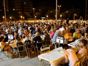 Imágenes «Macrosopar de sobaquillo» Fiestas Mare de Déu de Gràcia de Vila-real-2022