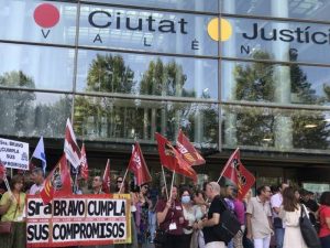 Concentración de funcionarios de Justicia para exigir la «aplicación de la carrera profesional’