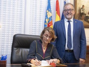 Abierto el plazo de solicitudes de becas para el alumnado de ‘Uned Sénior’ y Universidad para Mayores