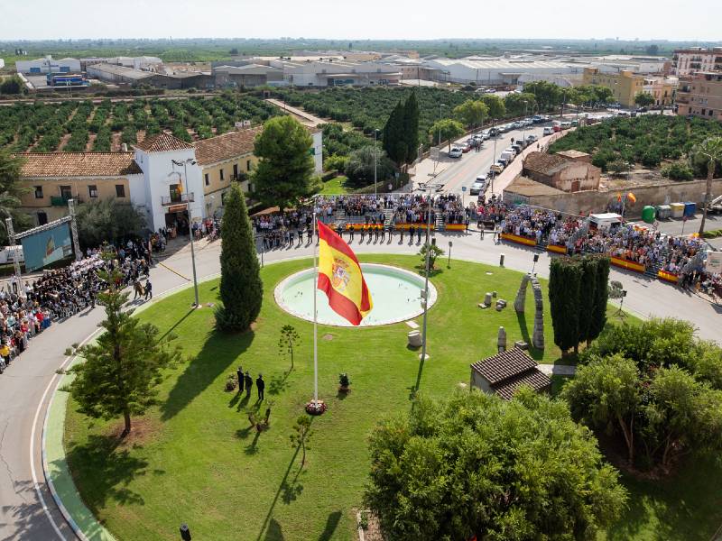Nules iza la bandera nacional más grande de la provincia de Castellón