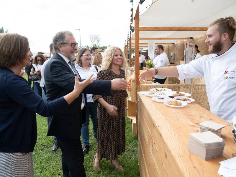 Martí ha inaugurado el Festival Gastronómico de Benicarló ensalzando los productos de ‘primer nivel’ de la provincia de Castellón