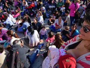 La Fiesta de la Lactancia vuelve este domingo con una tetada colectiva en los Jardines de Viveros en Valencia